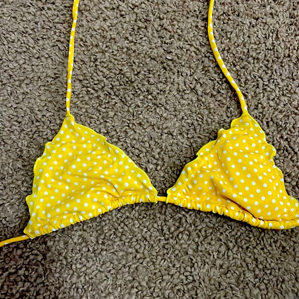 Victoria’s Secret yellow string, bikini top
